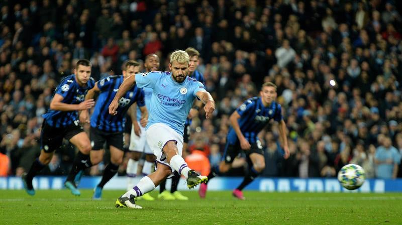 El Kun marca de penalti en la Champions League