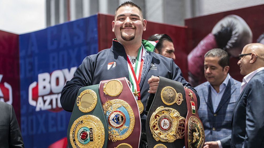 Andy Ruiz en una conferencia de prensa