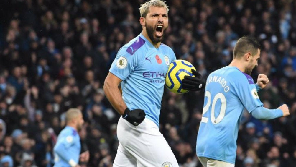 El Kun festejando el gol del empate