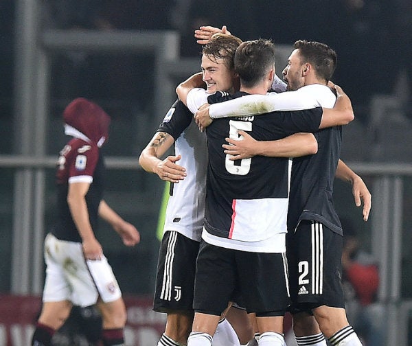 De Ligt y sus compañeros bianconeri celebrando 