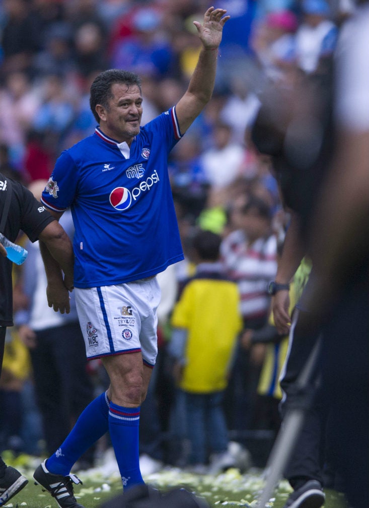 Carlos Hermosillo en el partido de leyendas Cruz Azul vs América 2018