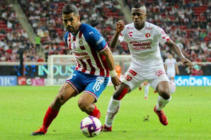 Miguel Ponce y Miler Bolaños en el estadio Akron