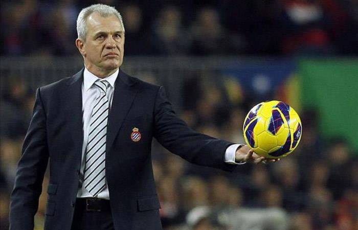 Javier Aguirre en un partido de La Liga