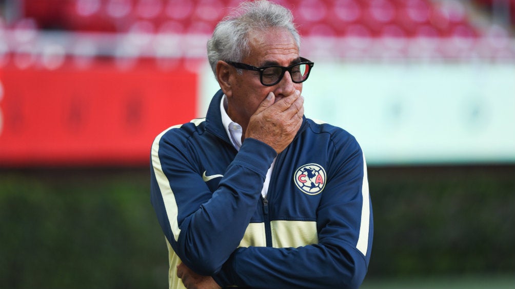 Leonardo Cuéllar, entrenador del América Femenil