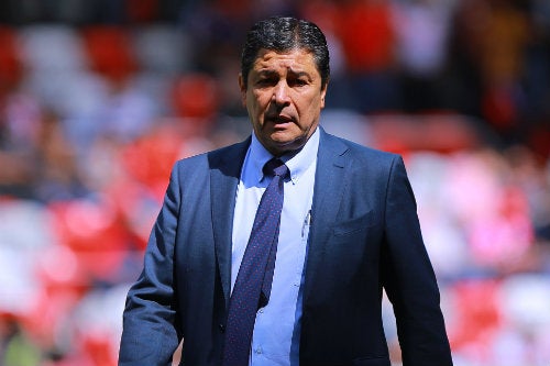 Luis Fernando Tena, entrenador de Chivas