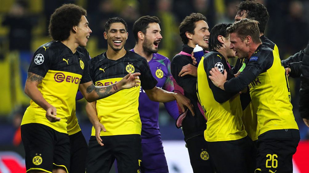 Jugadores del Dortmund festejan el triunfo ante el Inter