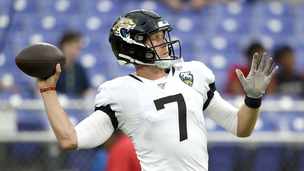 Nick Foles durante un juego con los Jaguars