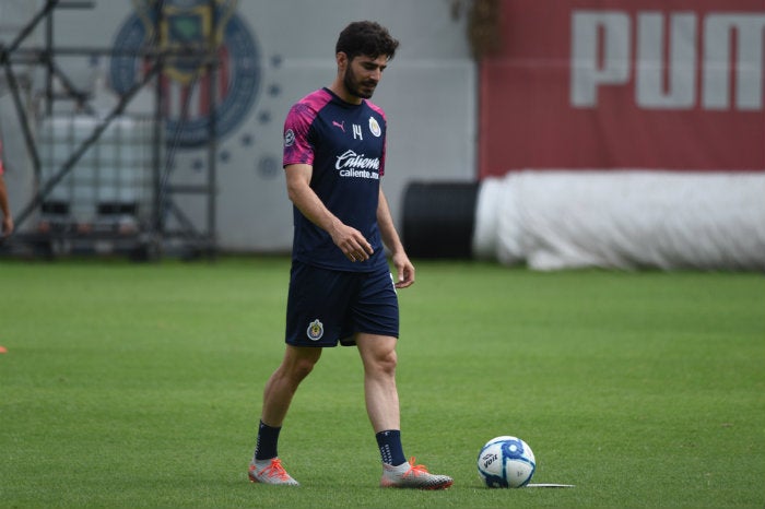 Pollo, en un entrenamiento de Chivas