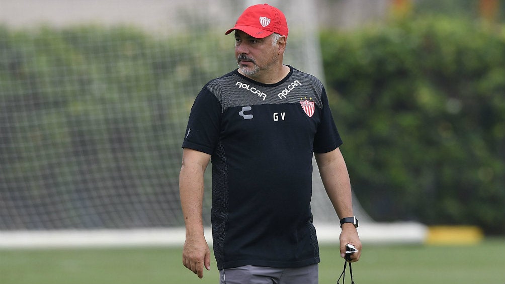 Guillermo Vázquez, durante entrenamiento de Necaxa