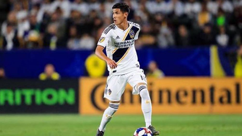 Uriel Antuna condice el esférico en un juego del Galaxy