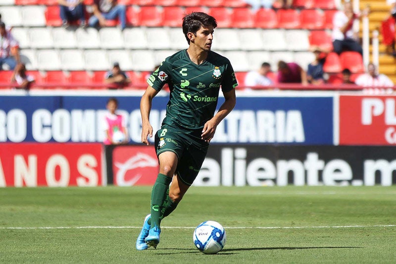 El Charal durante un duelo con Santos Laguna 