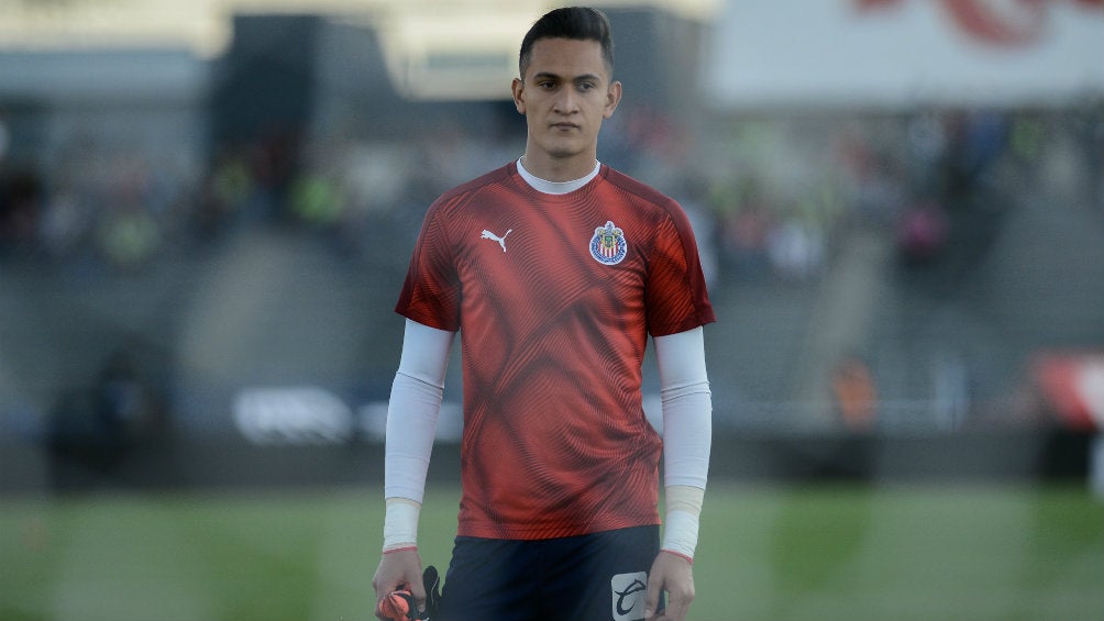 Raúl Gudiño en entrenamiento de Chivas