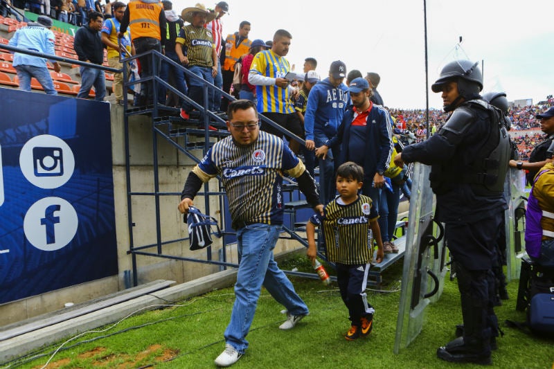 Enfrentamientos en el estadio Alfonso Lastras