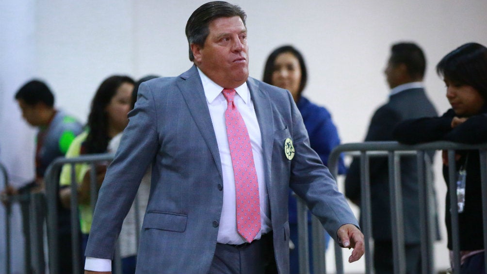 Miguel Herrera en el Estadio Azteca