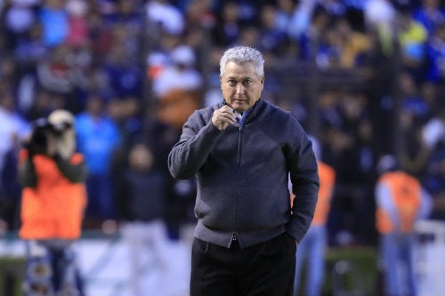 Víctor Manuel Vucetich durante un juego de Querétaro