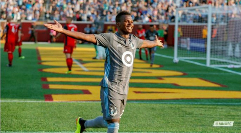 Darwin Quintero celebrando una anotación con Minnesota United