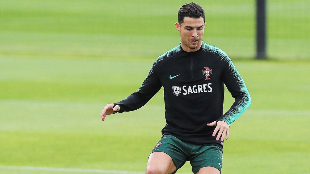 Cristiano Ronaldo realiza un entrenamiento con Portugal 