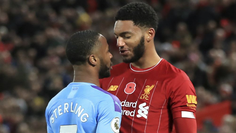 Sterling discute con Gomez