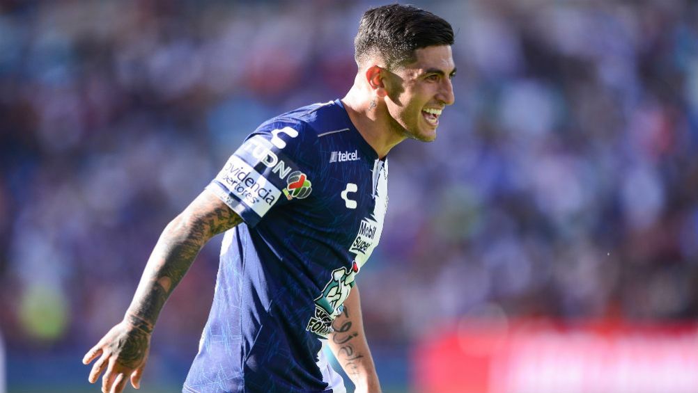 Víctor Guzmán festeja gol con Pachuca