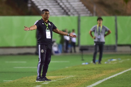 Chima Ruiz durante un partido de la Selección Mexicana