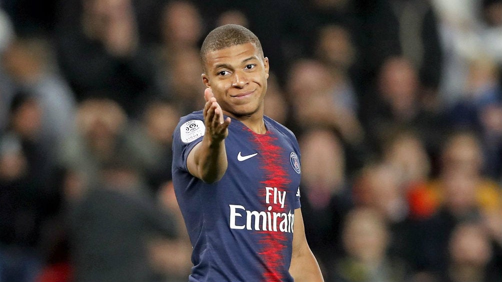 Kylian Mbappé jugando con el PSG