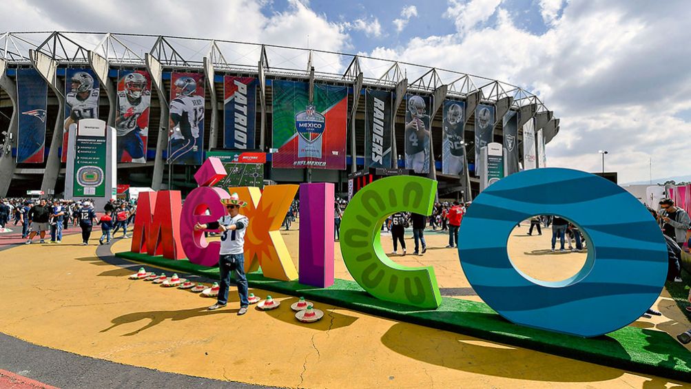 Estadio Azteca para el juego entre Raiders y Pats en 2017