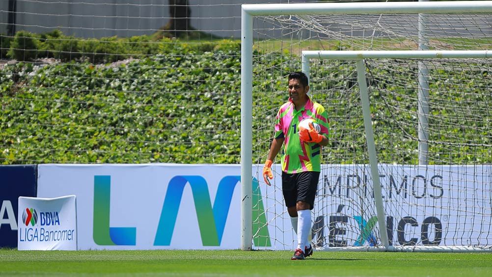 Jorge Campos, durante un partido