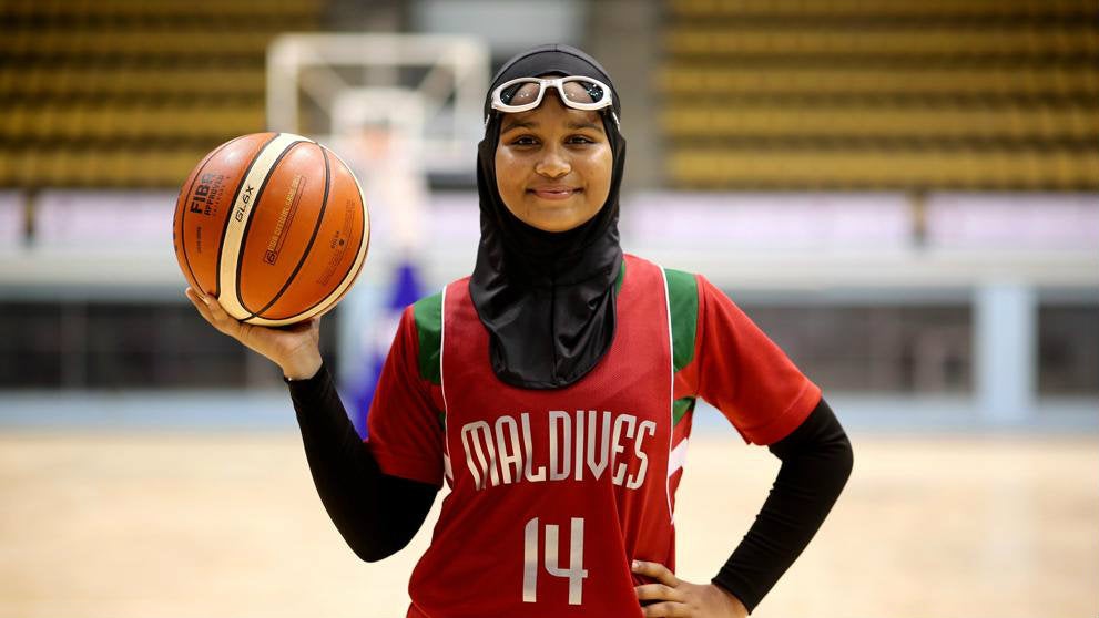 Árbitros impidieron jugar basquetbol a joven musulmana en Portugal