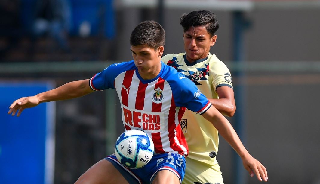 Canterano de Chivas ficha con el Elche de la Segunda División de España