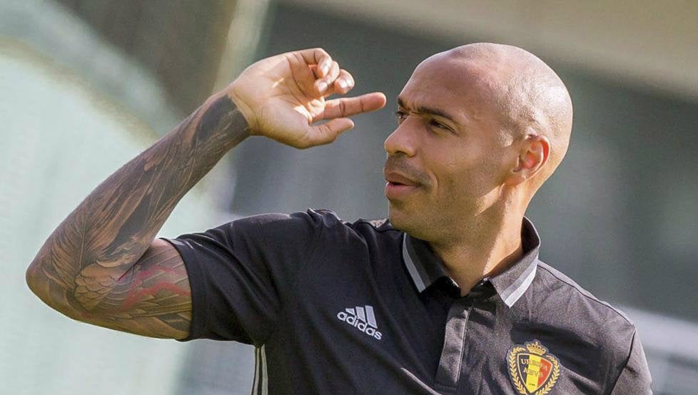 Thierry Henry en su etapa como auxiliar de Bélgica