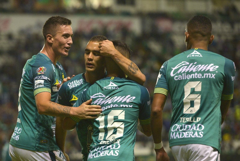 León festejando gol en la Liga MX