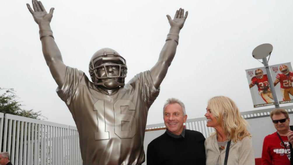 Joe Montana en la revelación de su estatua 