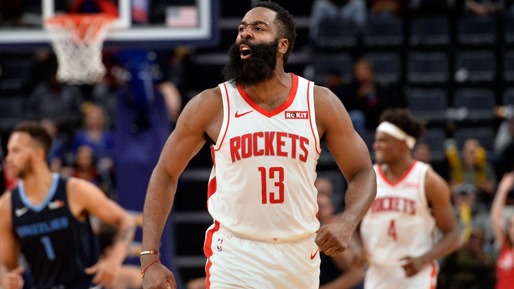 James Harden celebra una victoria de los Rockets 