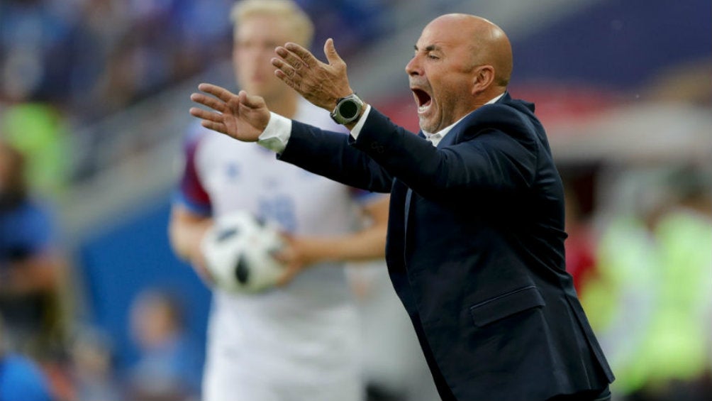 Sampaoli dirigiendo partido de Argentina