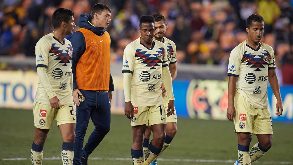 Jugadores de América en el partido contra Rayados 