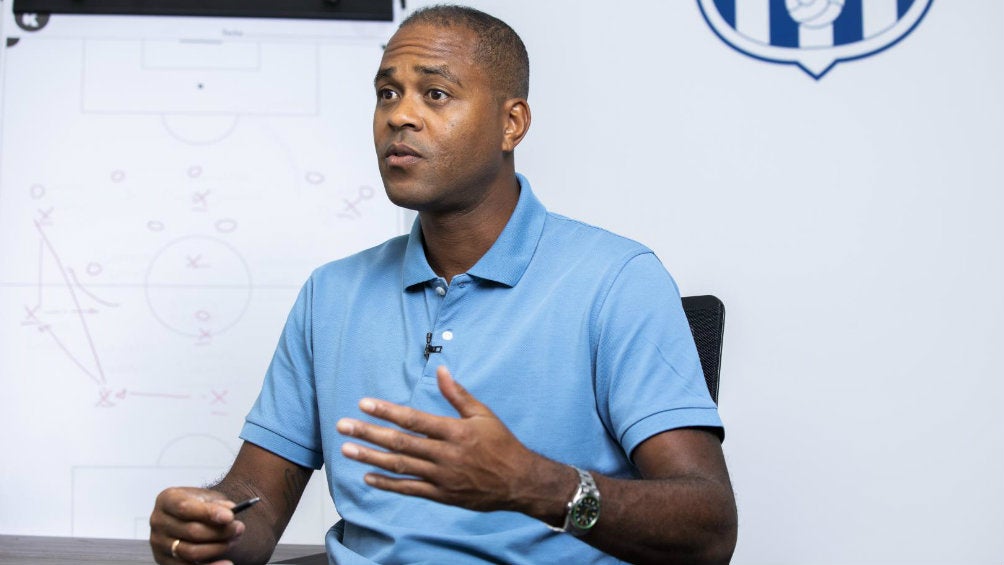 Patrick Kluivert en la entrevista para Mundo Deportivo y Sport