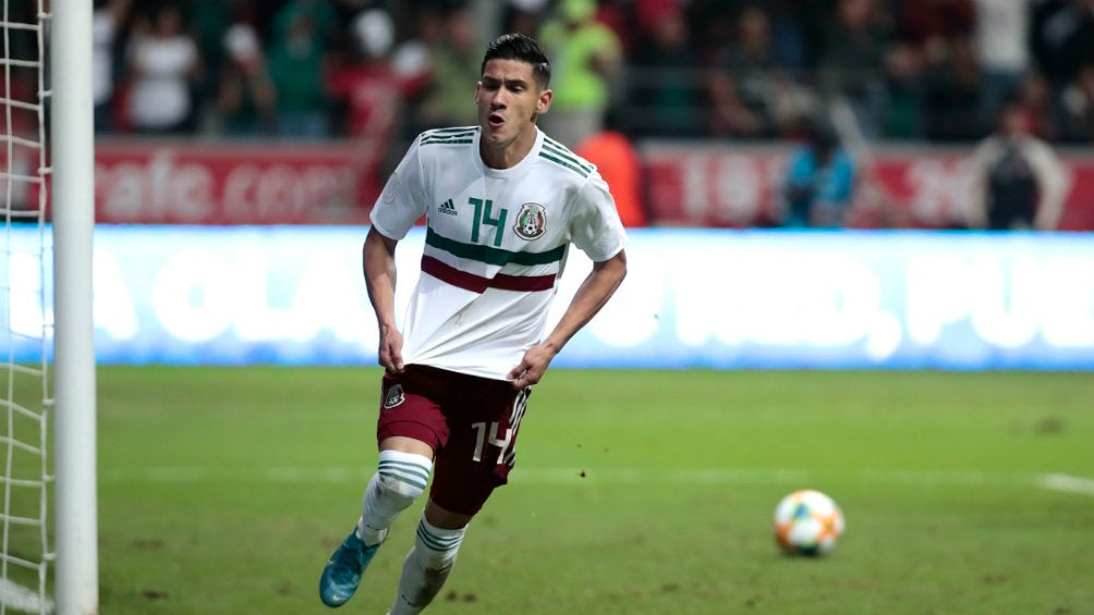 Uriel Antuna en el partido entre México y Bermudas