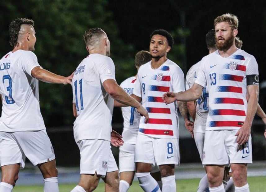 Jugadores de la selección de EU en el duelo ante Cuba