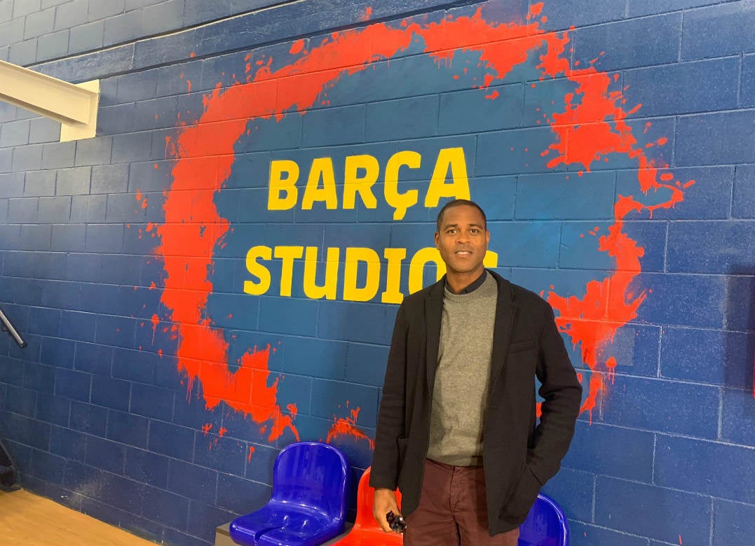 Patrick Kluivert en las instalaciones del FC Barcelona