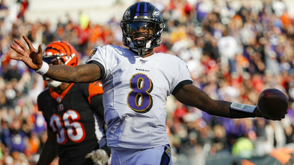 Lamar Jackson festeja anotación ante Bengals