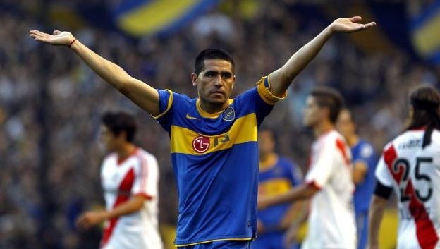 Riquelme  en un juego con Boca