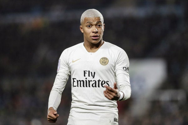 Kylian Mbappé en acción con PSG