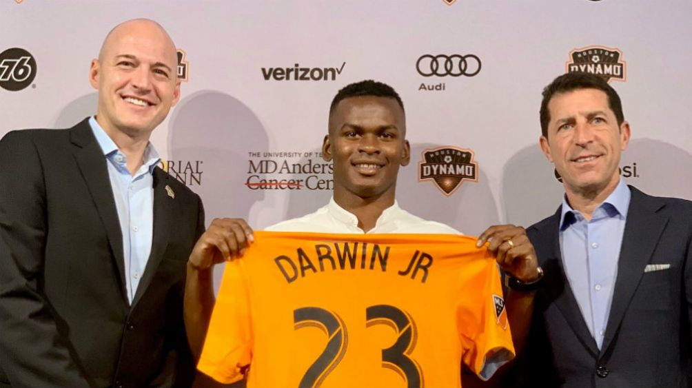 Darwin en su presentación con el Houston Dynamo 