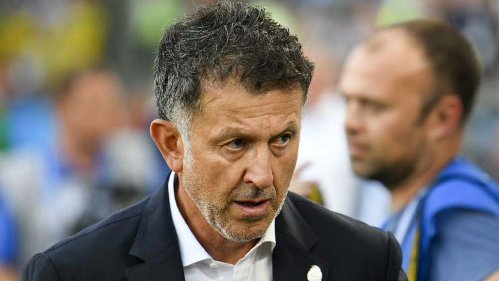 Juan Carlos Osorio dirigiendo partido