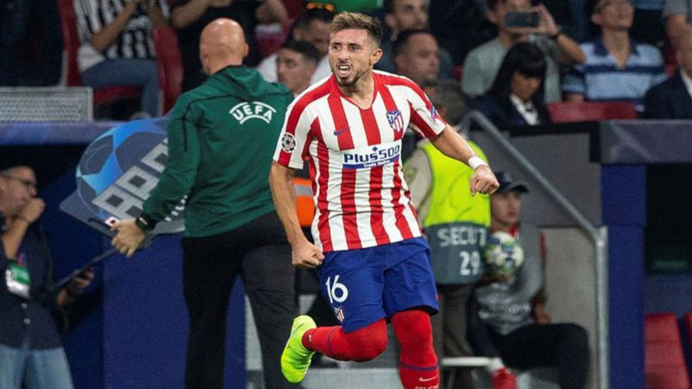 Héctor Herrera en un juego con el Atlético de Madrid