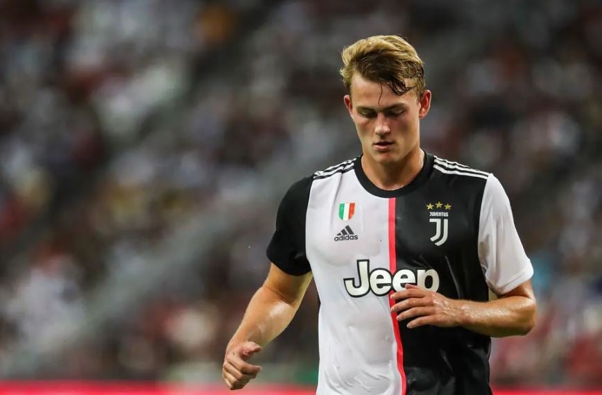 De Ligt cabizbajo en un partido de la Juventus