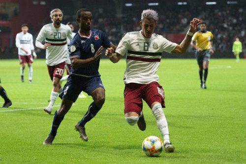 Cristian Calderón durante un juego de la Selección Mexicana