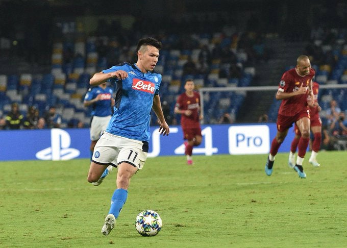 Chucky Lozano durante un partido del Napoli