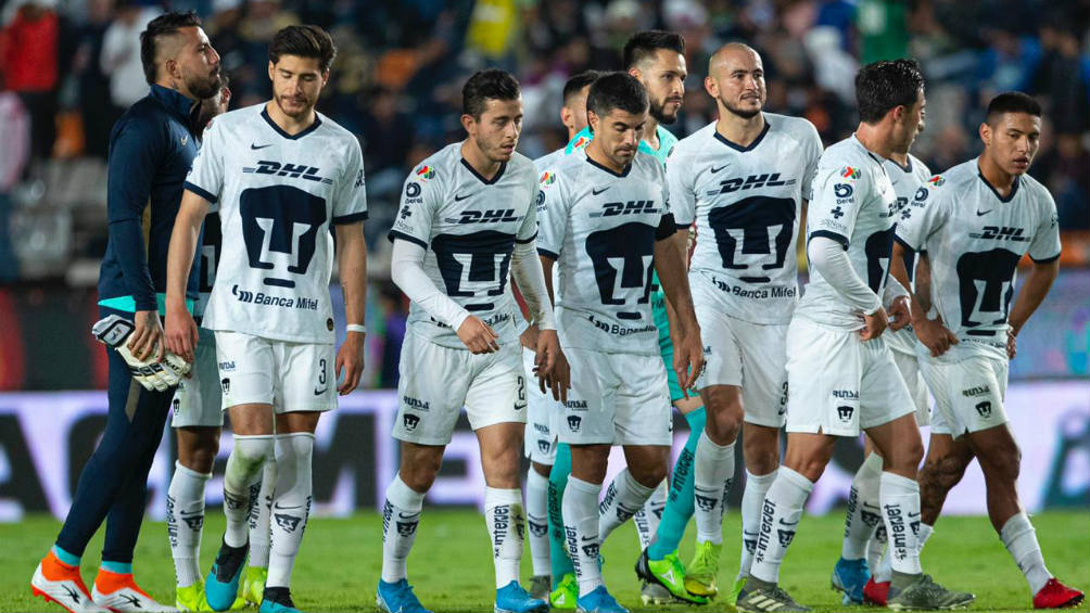 Jugadores de Pumas lamentan la derrota ante Pachuca