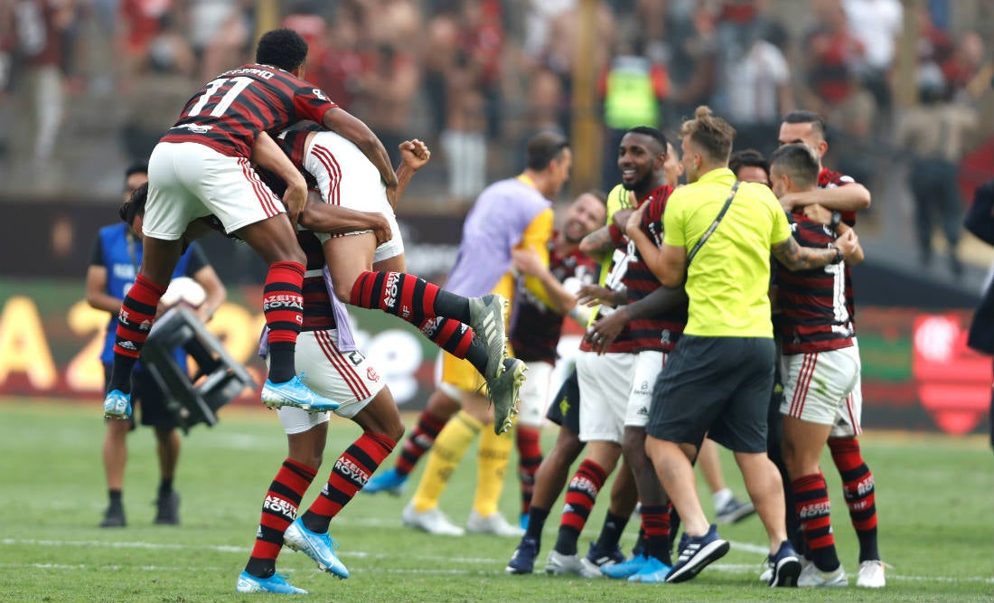 Jugadores del Flamengo celebrando el título 